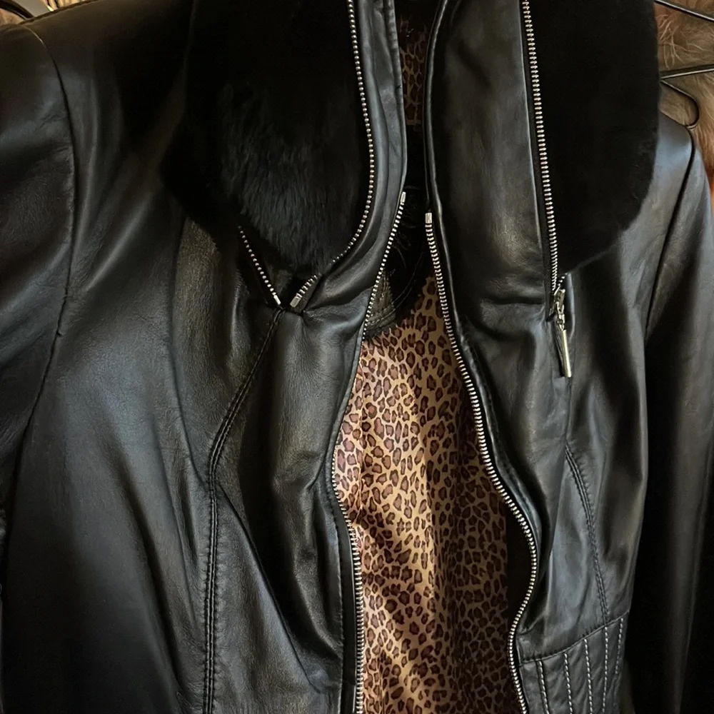 SENSATIONAL LEATHER AND RABBIT FUR JACKET - Picture 12 of 13